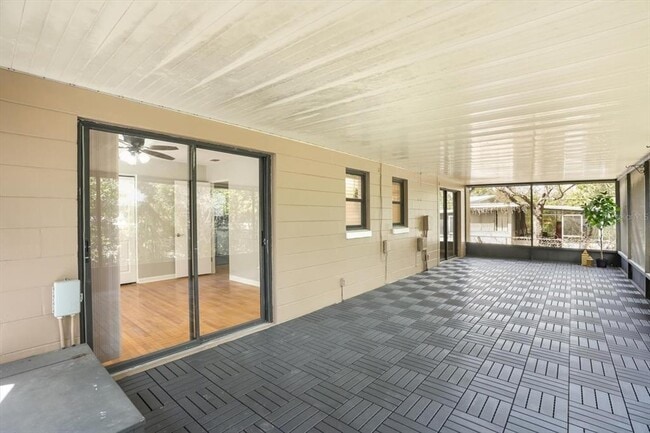 Building Photo - 524 Byron Rd