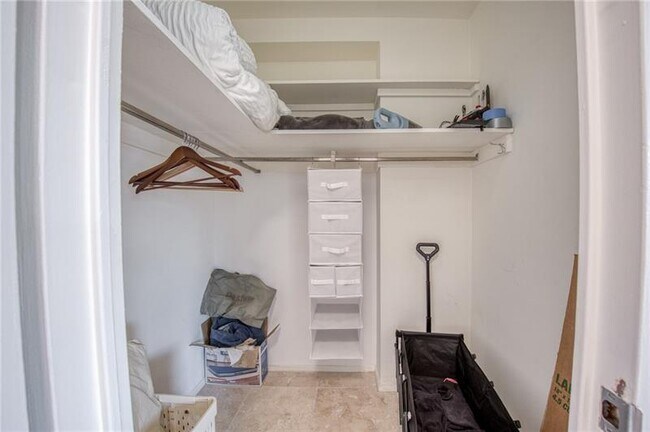 Building Photo - 320 Fort Duquesne Blvd