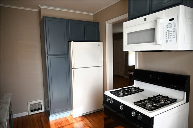 Building Photo - 9510 Lydell Dr