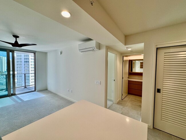 Building Photo - 1388 Kapiolani Blvd