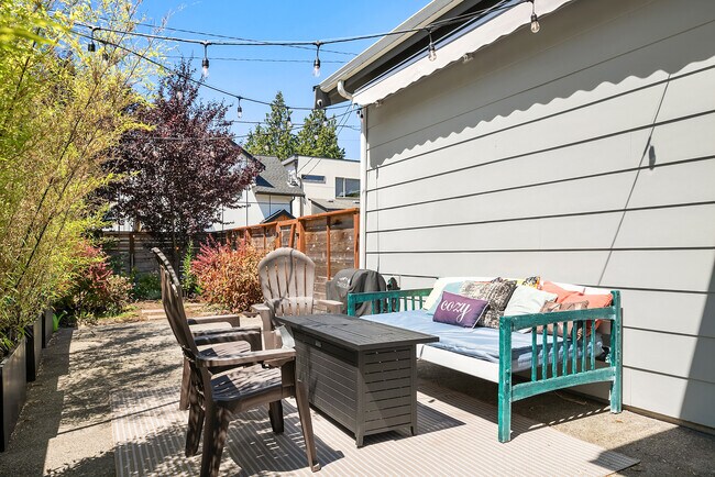 Building Photo - 7513 11th Ave SW