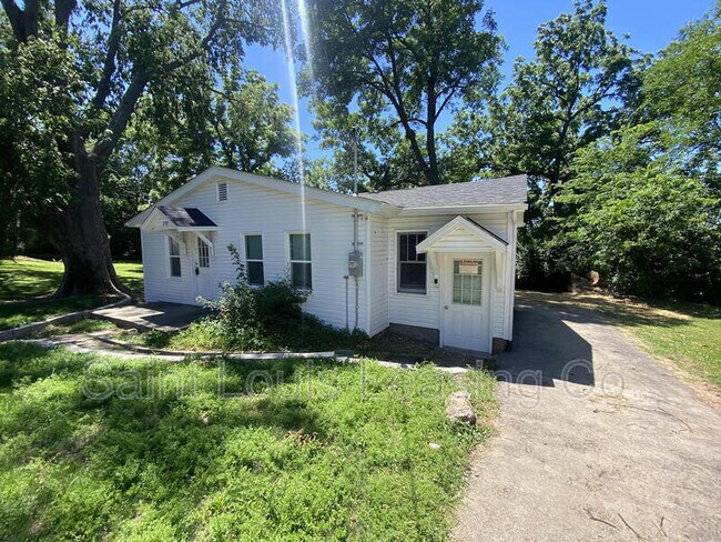 Building Photo - 3745 Dixie Dr