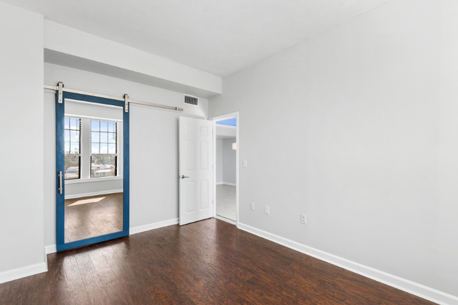 Building Photo - 235 6th St NW
