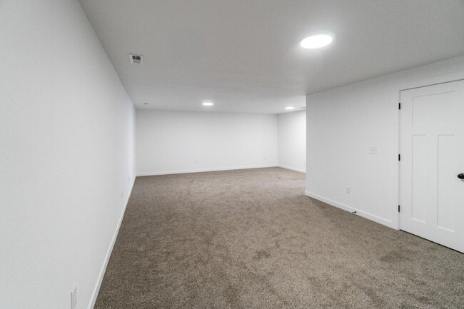 Building Photo - Newly Remodeled Single Family Home in Gate...