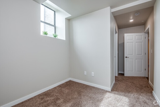 2BR, 1BA - 825SF - Bedroom - Friar House Flats