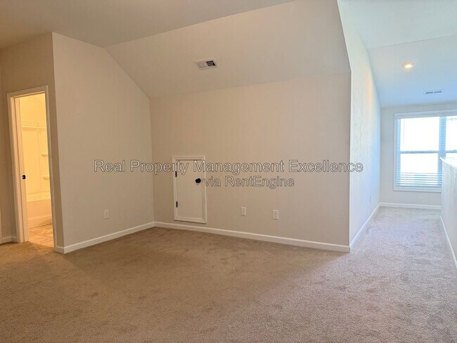 Building Photo - 101 Brody Pne Wy