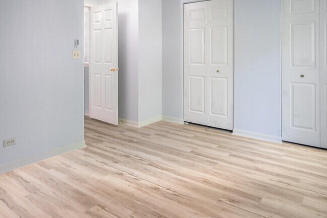 Building Photo - 3083 Anton Dr