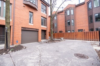 Building Photo - 1829 N Dayton St