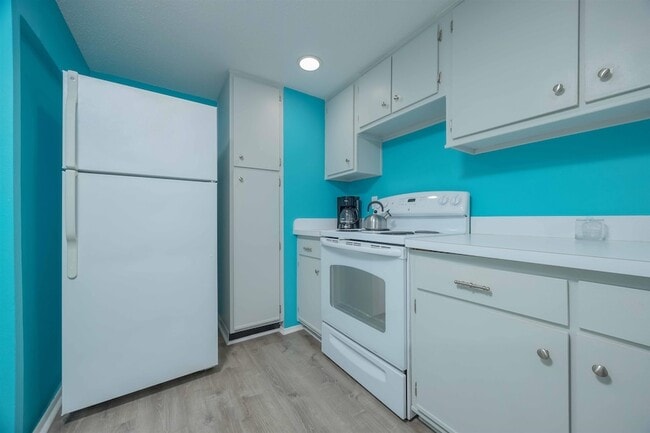 Building Photo - 8130 A1A S