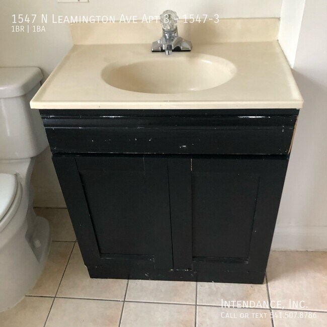 Building Photo - 1547 N Leamington Ave