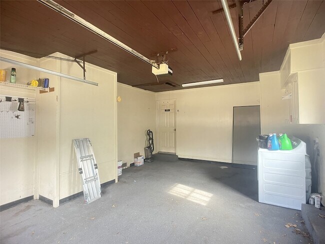 Building Photo - 6633 FM 36