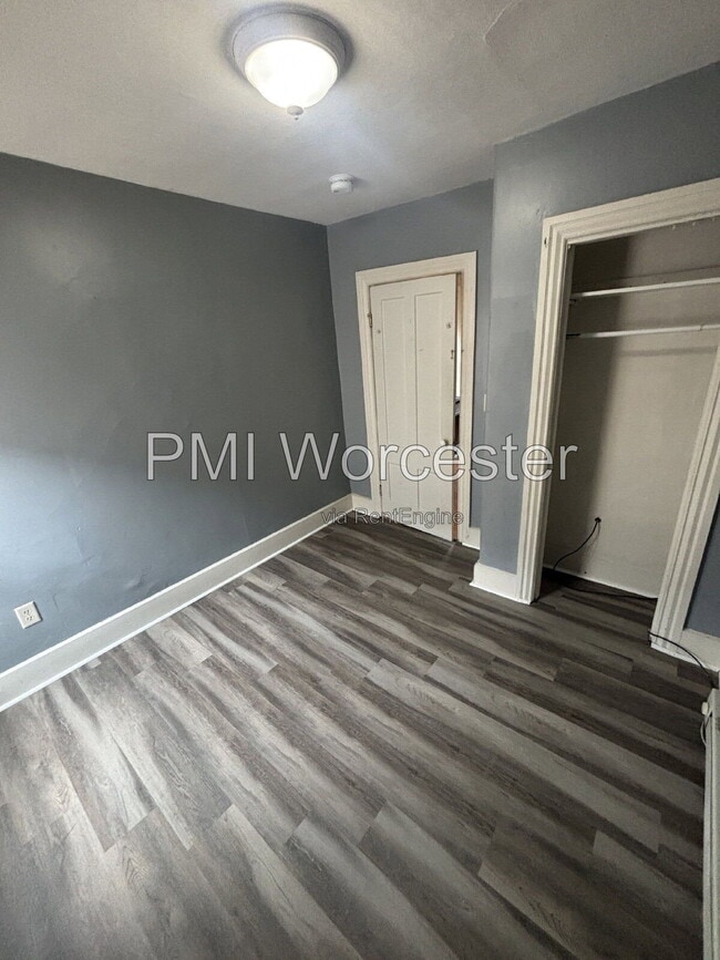 Building Photo - 15 Goulding St