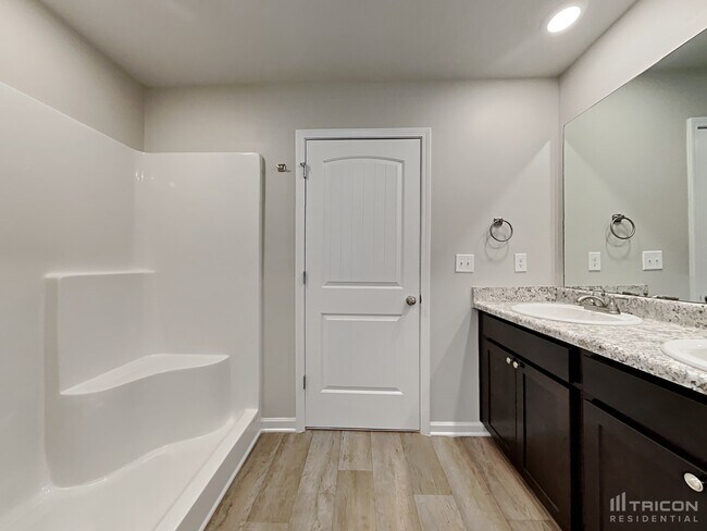 Building Photo - 1071 Bluecoat Cir