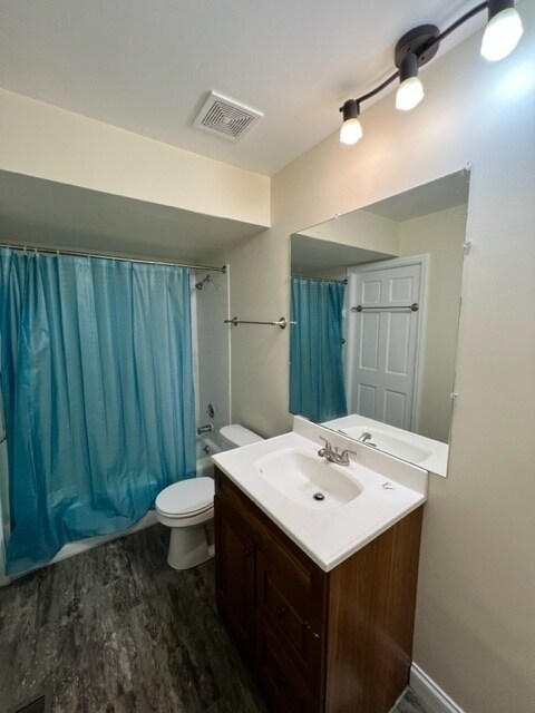 Building Photo - 2019 Oak St