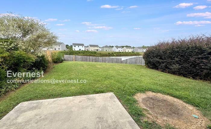 Building Photo - 222 Bermuda Lakes Dr