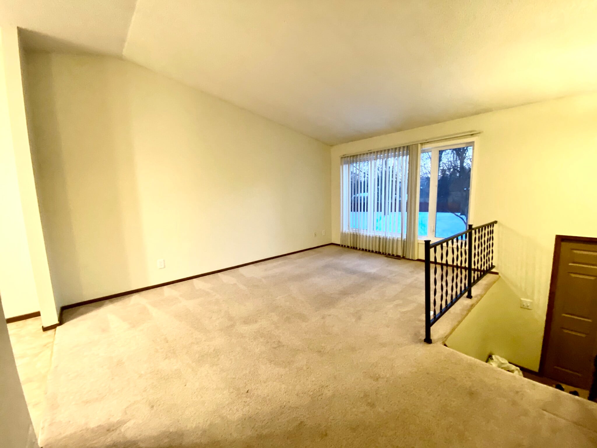 Living room - 16199 Flagstaff Ct S