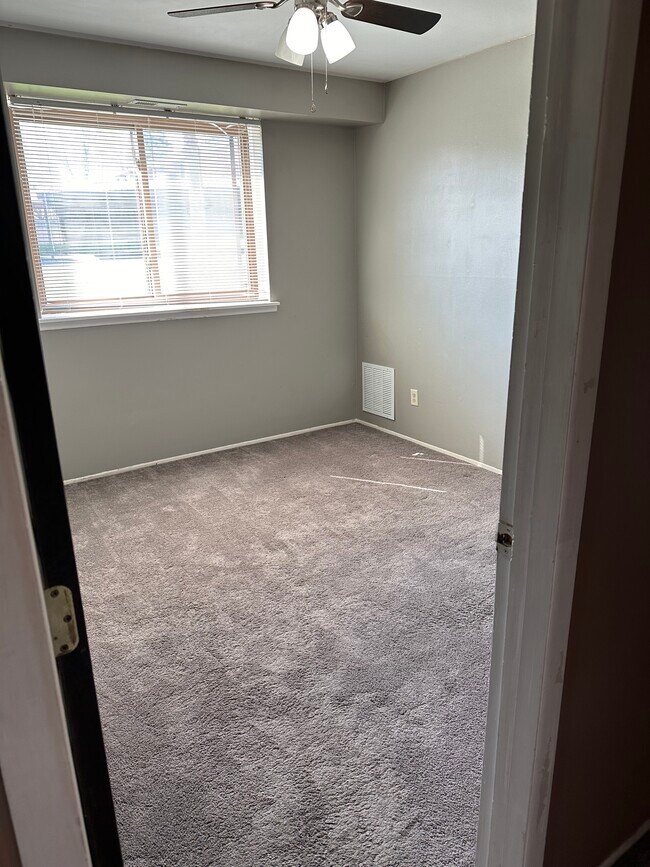 Building Photo - 30060 W 12 Mile Rd