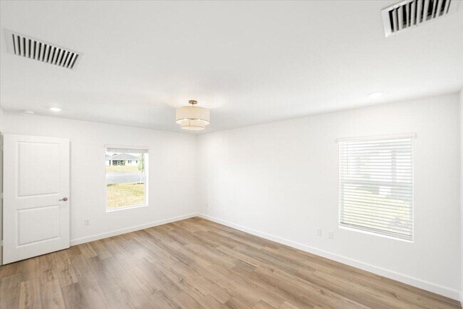Building Photo - 6362 Windwood Wy