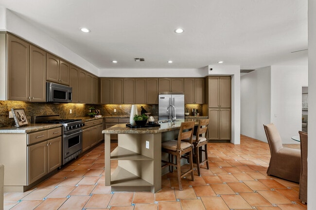 Building Photo - 78900 Rio Seco