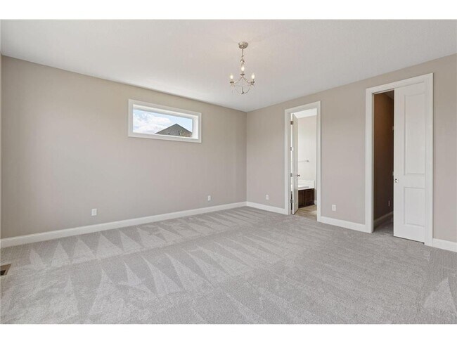 Building Photo - 16588 E Lake Dr