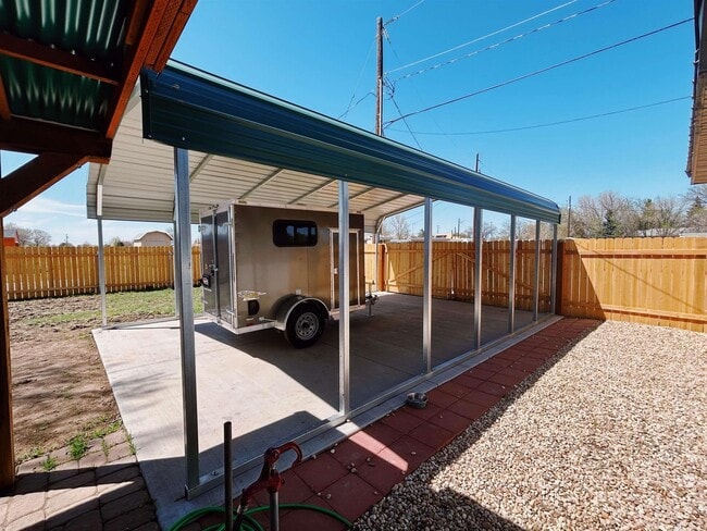 Building Photo - 800 S 3rd W St