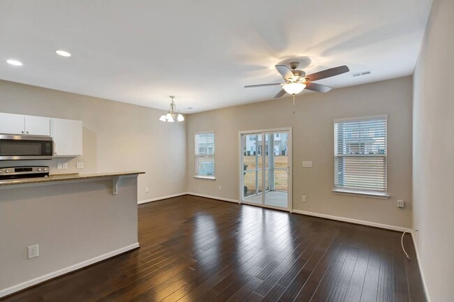 Building Photo - Lakeview Commons