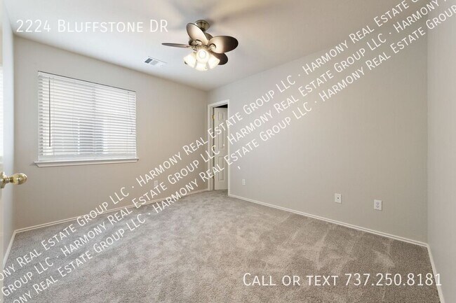 Building Photo - 2224 Bluffstone Dr