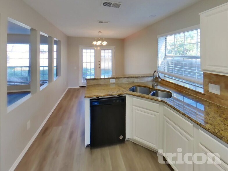 Building Photo - 3308 Steamboat Dr