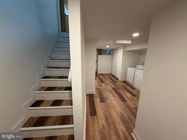 Building Photo - 647 Dunwich Way
