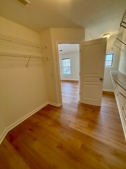 Building Photo - 119 Townview Dr