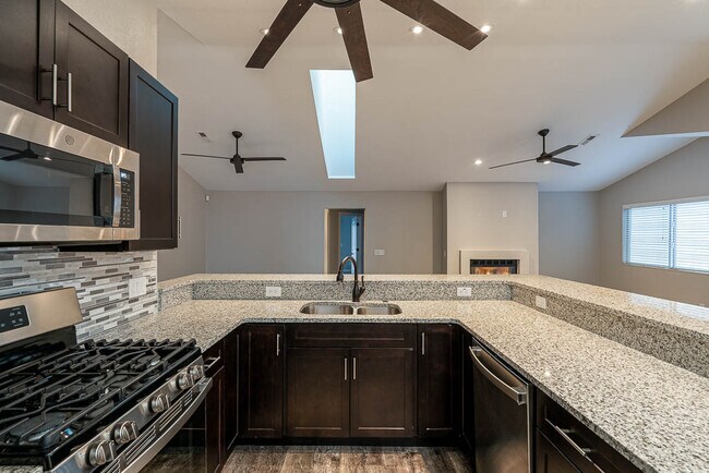 kitchen 3 - 746 Hilltop Ln