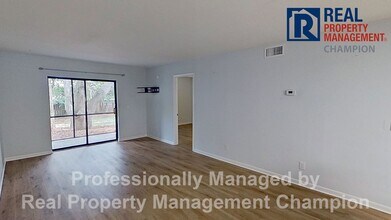 Building Photo - 2 BD/2 BA Ground Floor Condo in Holly Tree w/Community Pool