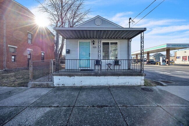 Building Photo - 105 Ash St