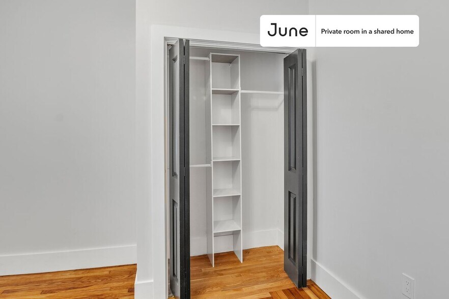 Building Photo - Room in Shared 5 bed/2 bath home