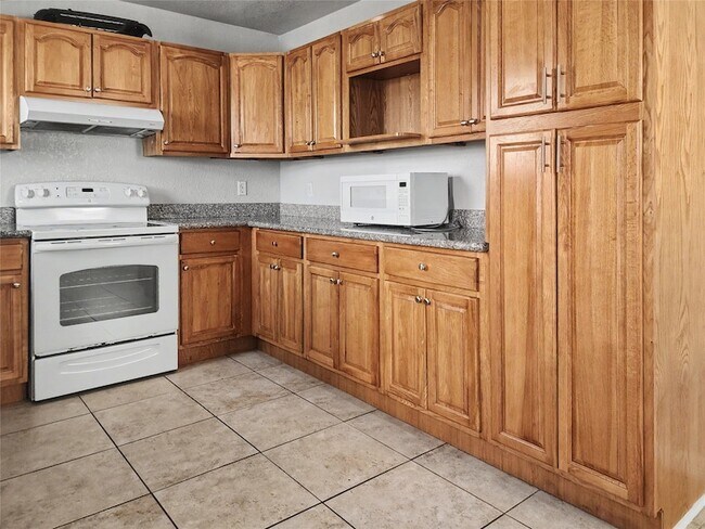 Building Photo - 5617 Avenue R