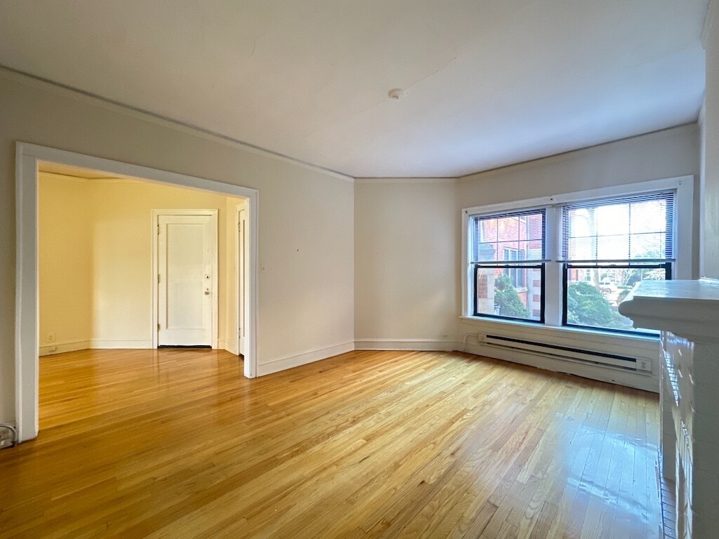 Building Photo - 1310 Oak