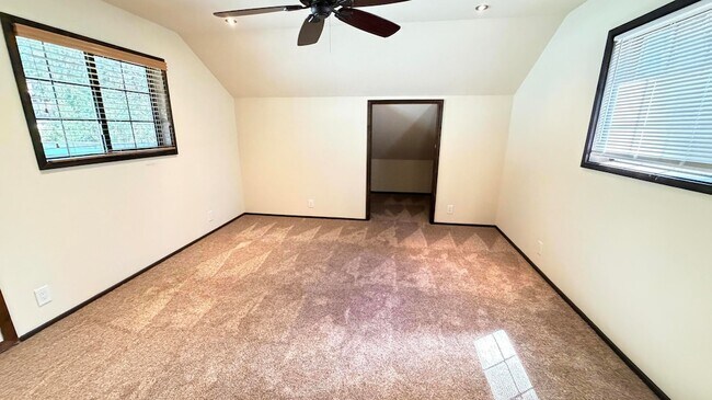 Building Photo - 54080 Pine Crest Ave