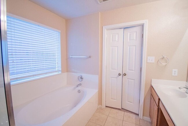Building Photo - 312 Pheasant Ridge Dr