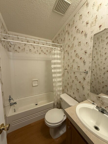 Building Photo - 407 N Ireland St