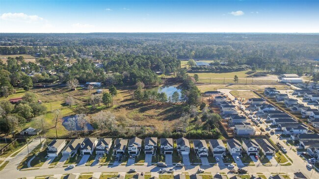 Building Photo - 25928 Chicory Dr