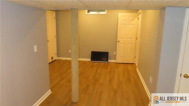 Building Photo - 3443 Bloomingdale Dr