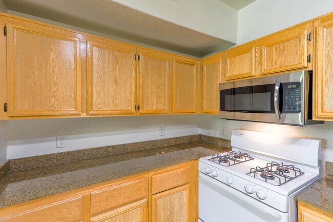 Building Photo - Resort Living 1 Bedroom Condo In West Las ...