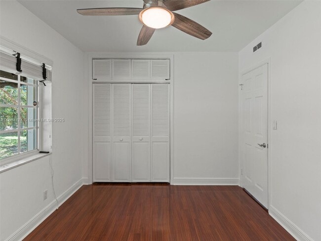Building Photo - 9310 SW 70th Ave
