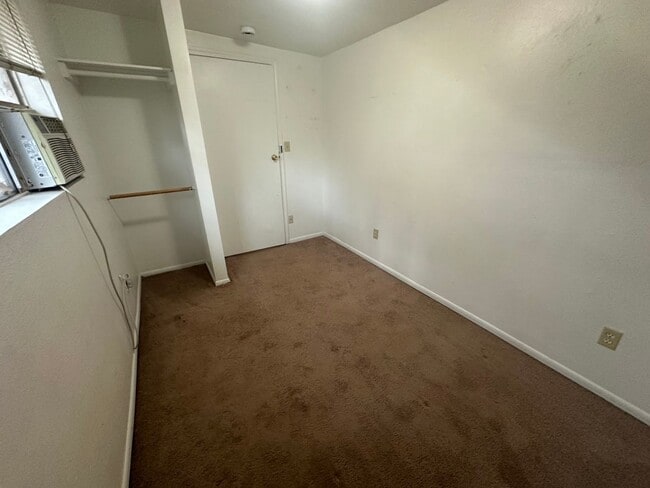 Building Photo - 2812 C St