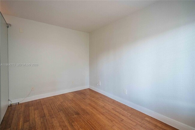 Building Photo - 7325 Carlyle Ave