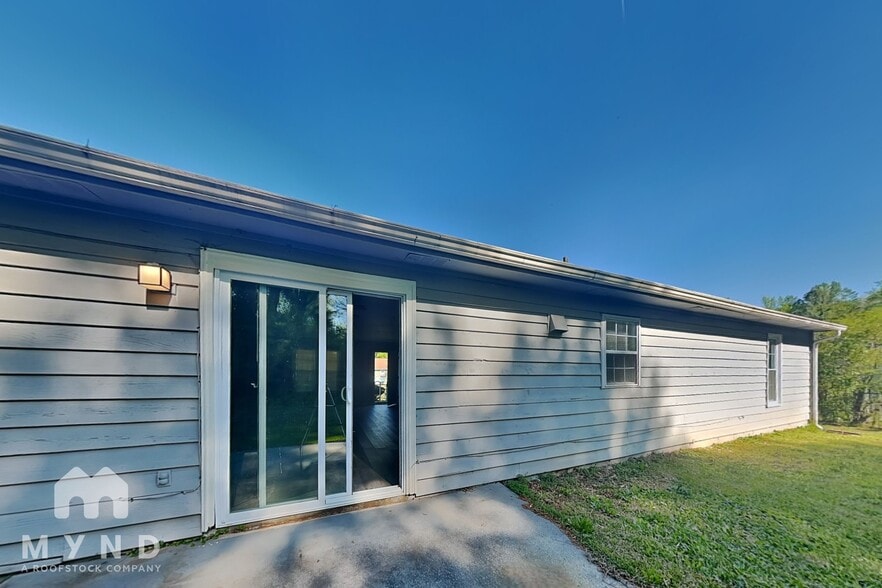 Building Photo - 3202 Lancer Dr