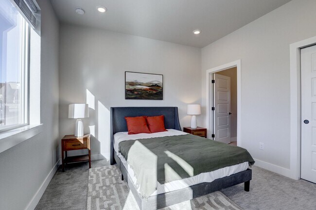 Building Photo - Modern 2 bedroom 2 bathrooms available in ...
