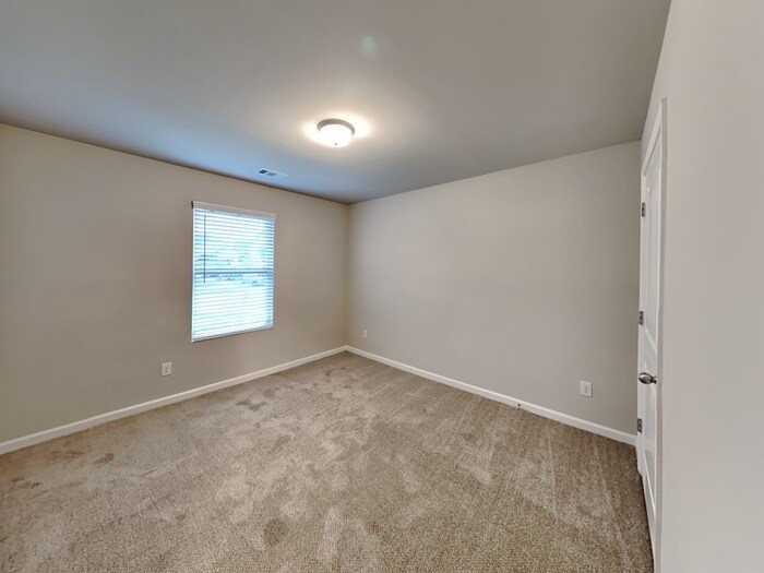 Building Photo - 15 Blake Ave