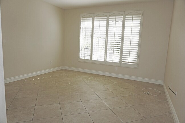 Building Photo - 78359 Moongold Rd