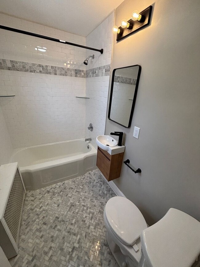 Building Photo - Newly Renovated 3-Bedroom, 2.5-Bath Home in Picturesque Penllyn